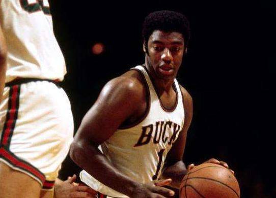 不仅体现在 不仅体现在