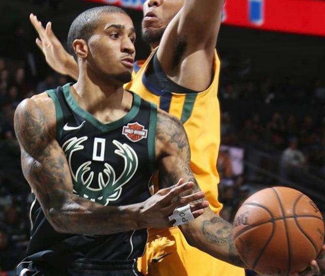 前场球员需 前场球员需